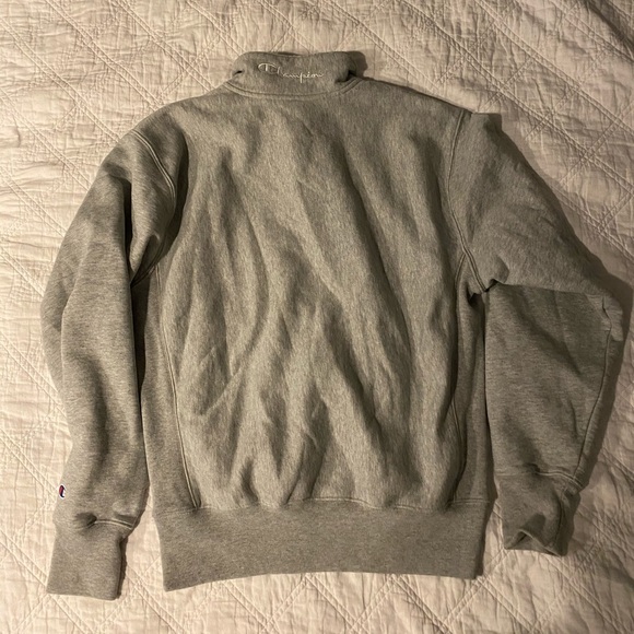 Champion Sweatshirt - Picture 3 of 5